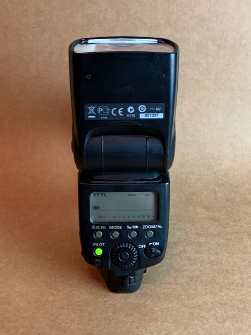 Canon Speedlite 580EX II Flash + Diffusers + Colour Correction Gels