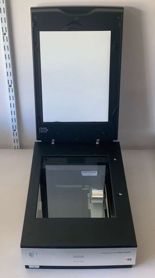 Epson Perfection V700 Photo Scanner