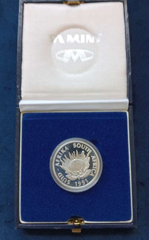 R1 SILVER PROTEA PROOF S A COIN - Nursing