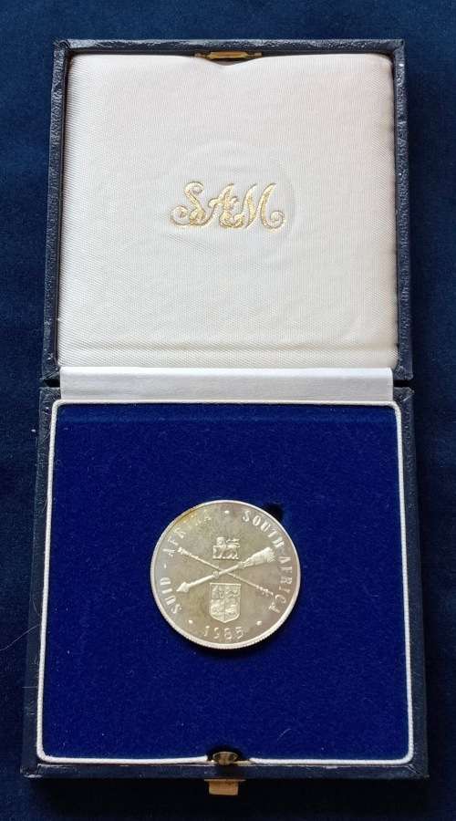 1985 SILVER PROOF R1 COIN    1910 - 1985 PARLIAMENT - WELL TONED - IN S A MINT BOX