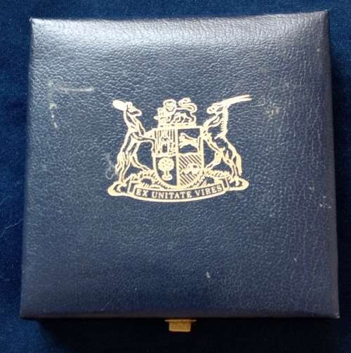 1985 SILVER PROOF R1 COIN    1910 - 1985 PARLIAMENT - WELL TONED - IN S A MINT BOX