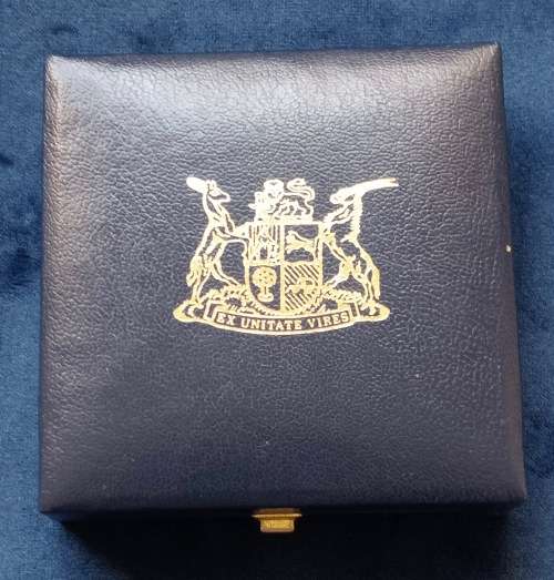 SILVER R1 PROOF COIN 1986, IN A SAM BOX WELL TONED - DIGGER