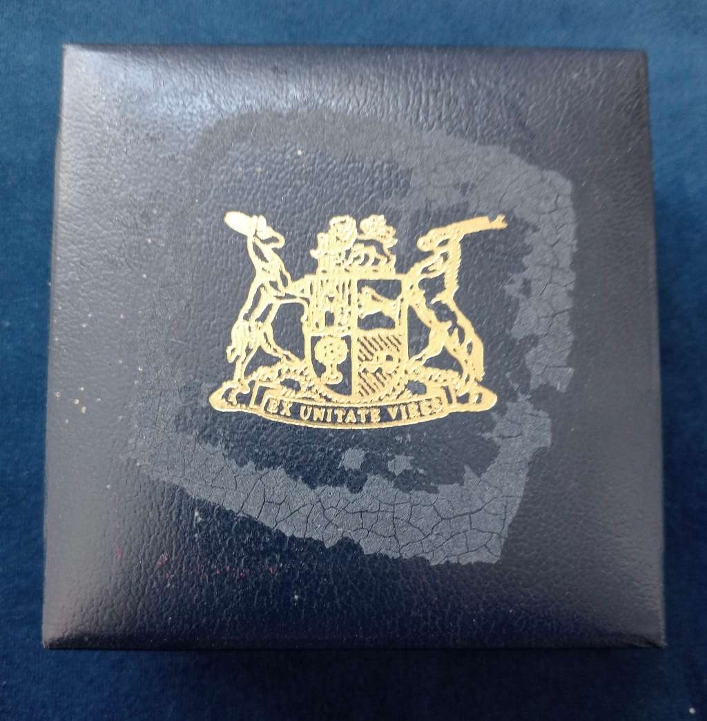 R1 SILVER PROTEA PROOF S A COIN - Nursing (1891 - 1991)