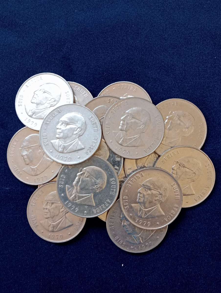 R1 SILVER PROTEA COINS - COLLECTION OF 18