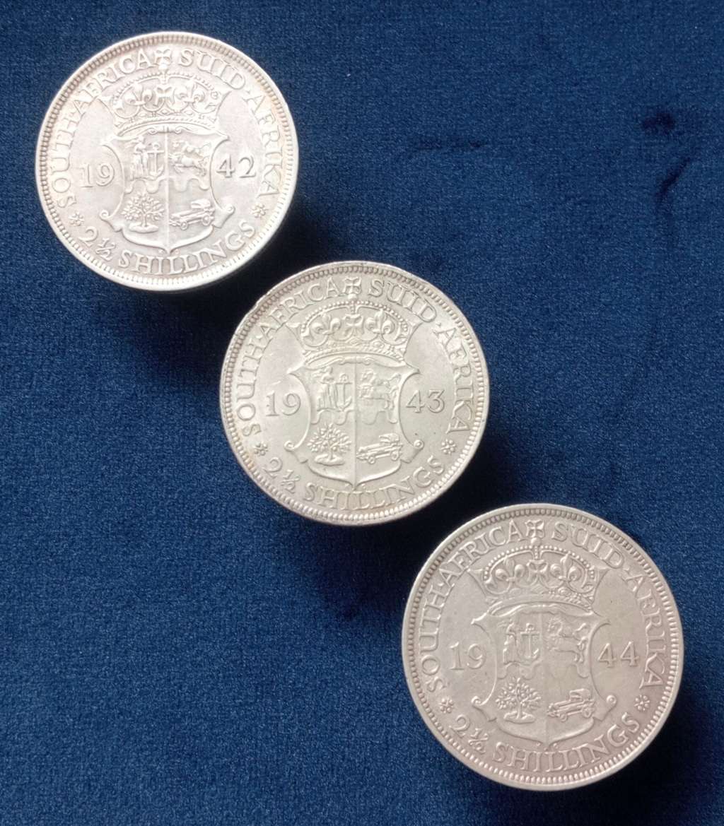 HALFCROWN X 3 - 1942, 1943 & 1944 SILVER UNION of S A ( SET OF THREE)