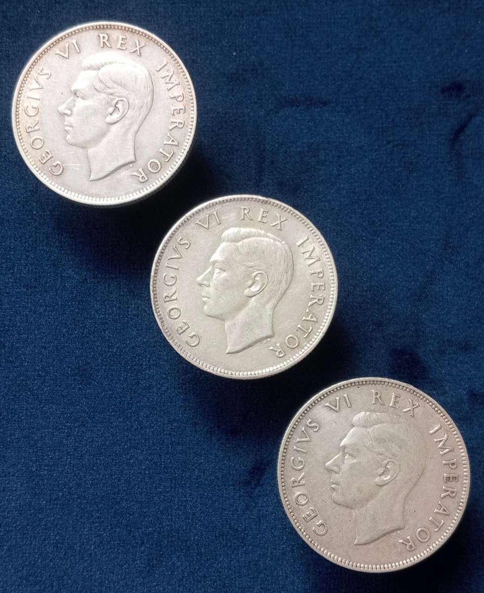 HALFCROWN X 3 - 1942, 1943 & 1944 SILVER UNION of S A ( SET OF THREE)