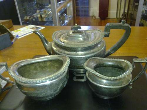 A 3 piece large tea set