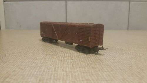 Lima SAR brown box car