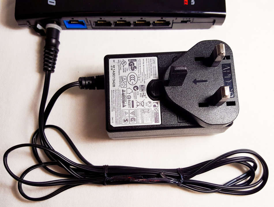 Buffalo WHR-G300N V2 AirStation Nfiniti Wireless-N Router and Access Point