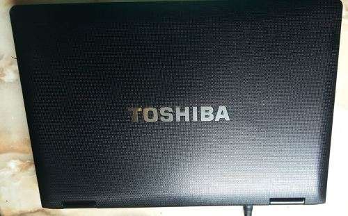 Toshiba Core i5 notebook LED HD  -Bluetooth, wifi  Windows 10 Pro -Tecra M11 series value R 23000