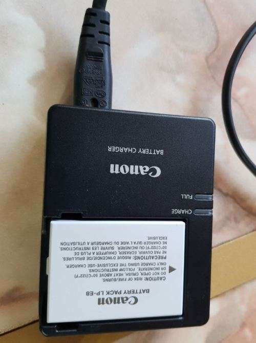 canon eos 700d 18 mega pixel camera good condition - great camera - 5 photos per second