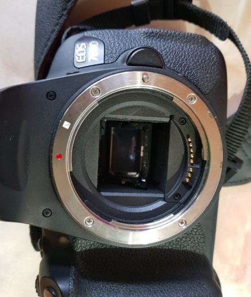 canon eos 700d 18 mega pixel camera good condition - great camera - 5 photos per second