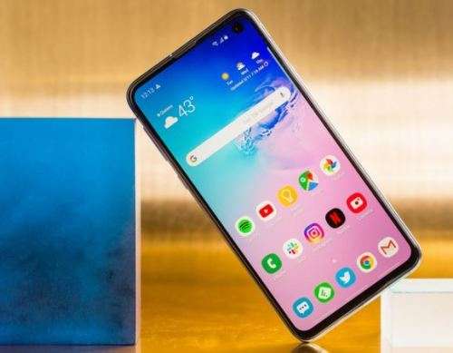 Brand new SEALED black Samsung galaxy s10e 128GB (original south african stock with warrantee)