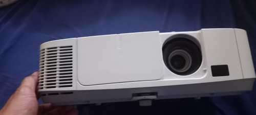 NEC NP-P451W 4500LUMENS GAMING PROJECTOR