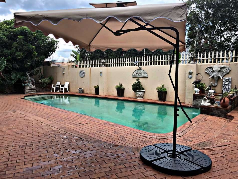 Patio Umbrella 7.2' x 7.2' Square Offset Garden Umbrella,Multi-Role Outdoor Umbrella