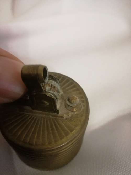 Vintage table lighter