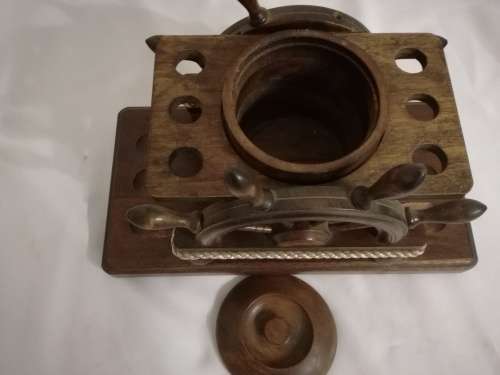 Vintage pipes and tobacco stand.