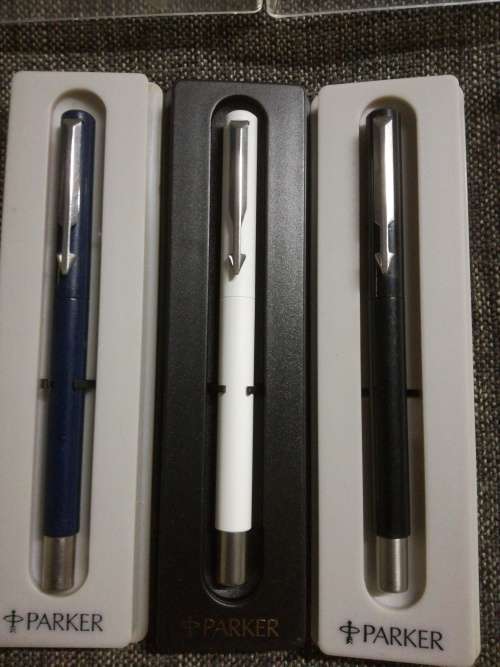 3 PARKER PENS in ORIGINAL BOXES. 1 BID FOR ALL.