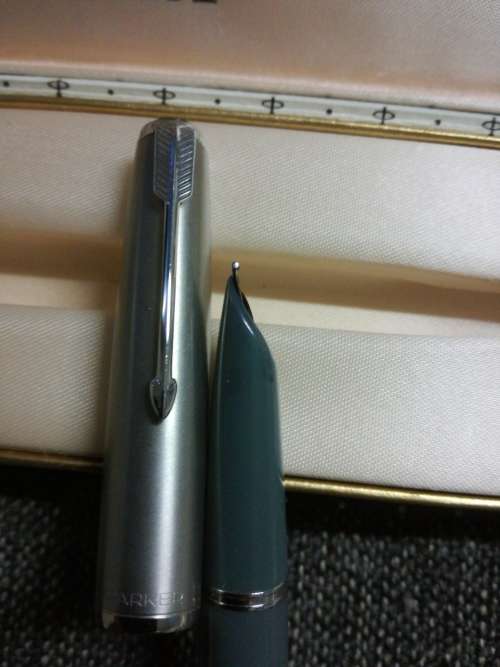 HIGHLY COLLECTABLE PARKER PEN IN ORIGINAL BOX.