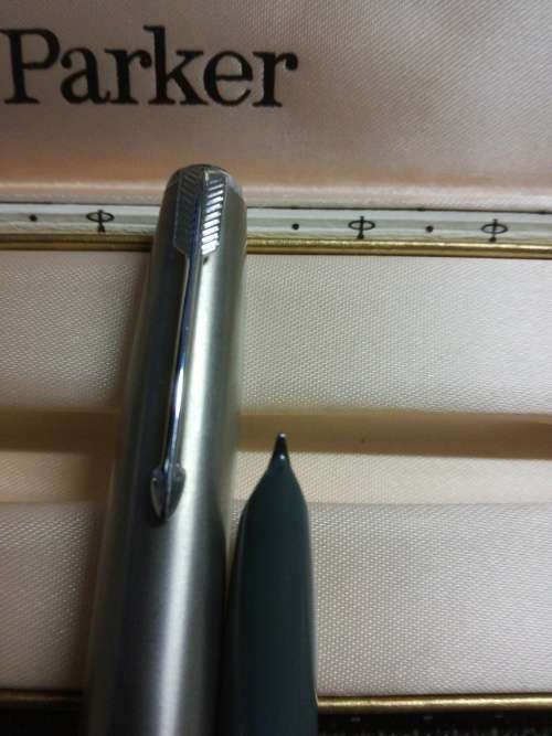 HIGHLY COLLECTABLE PARKER PEN IN ORIGINAL BOX.