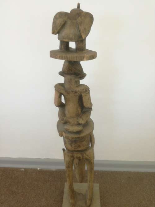 LARGE INDIAN HAND CARVED. 1.15m high