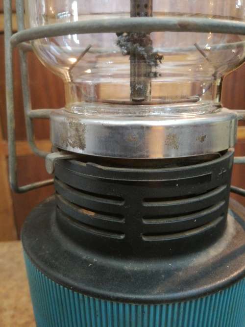 CAMPING GAS INTERNATIONAL GAS LAMP. Made in FRANCE.