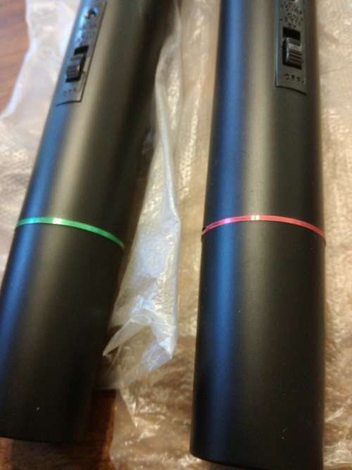 PAIR OF JUSE WIRELESS MICROPHONES.