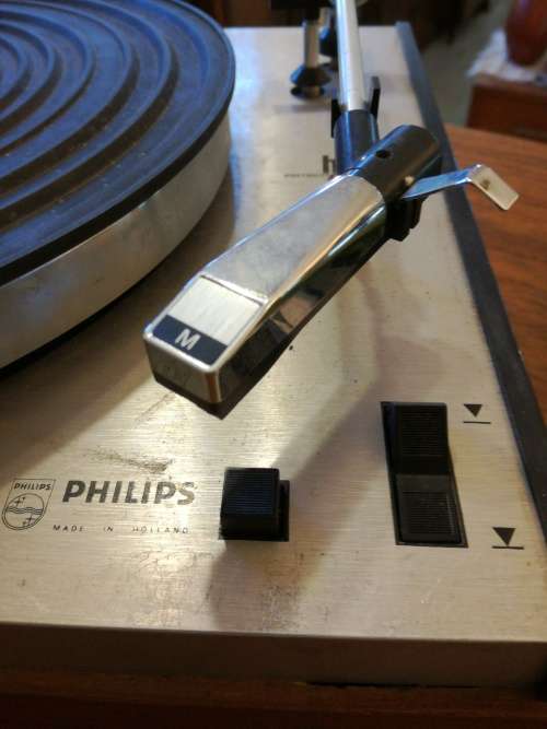 VINTAGE PHILIPS DIAMOND, HIGH FIDELITY INTERNATIONAL LP PLAYER.