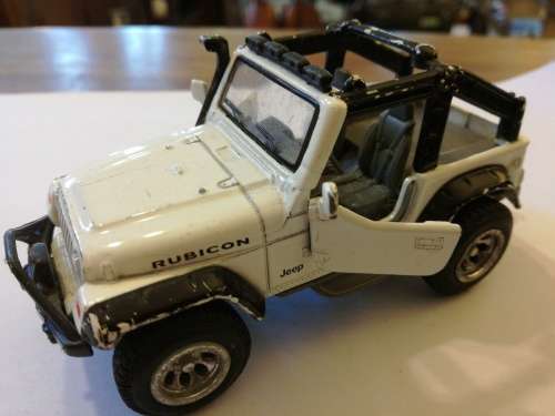 3 JEEPS FOR YOUR COLLECTION. ONE BID FOR ALL. Read description.