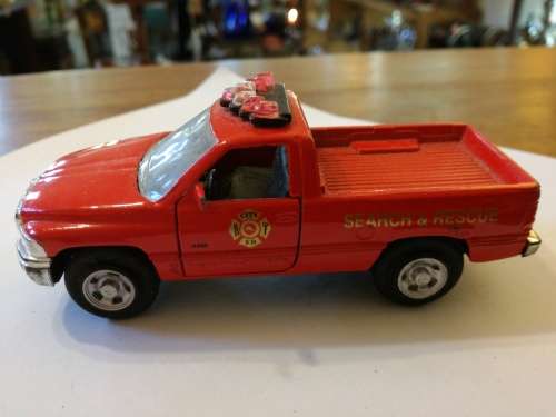 DODGE RAM DIE CAST 1/46 SEARCHandRESCUE PICK-UP.
