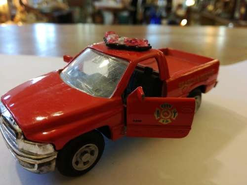 DODGE RAM DIE CAST 1/46 SEARCHandRESCUE PICK-UP.