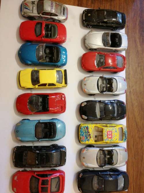 FERRARI, PORSCHES, HONDA ETC, SPORT CARS DIE CAST X 16