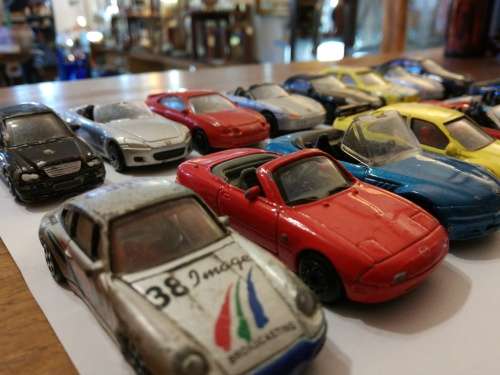 FERRARI, PORSCHES, HONDA ETC, SPORT CARS DIE CAST X 16