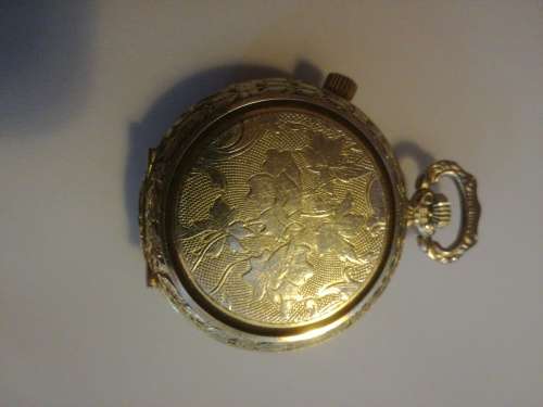 STUNNING HIGHLY ENGRAVED MENTOR 17 JEWELS POCKET WATCH.