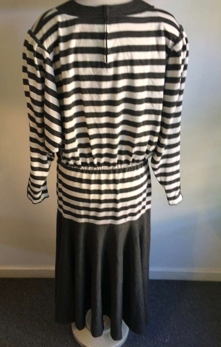 VINTAGE  STRIPED WINTER DRESS - GREY WHITE - 38/97