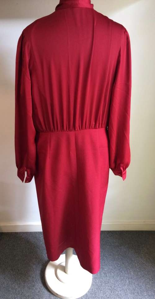 VINTAGE RETUS PUSSY-BOW  DRESS MAROON   - SIZE 16