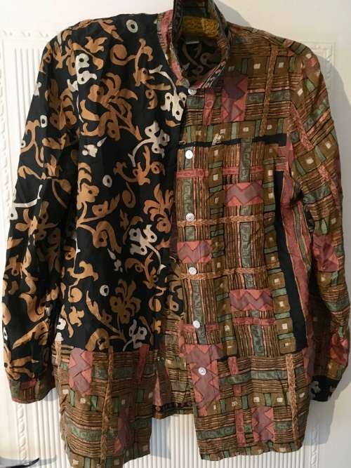 VINTAGE SAINT LORI 100% SILK BLOUSE - S