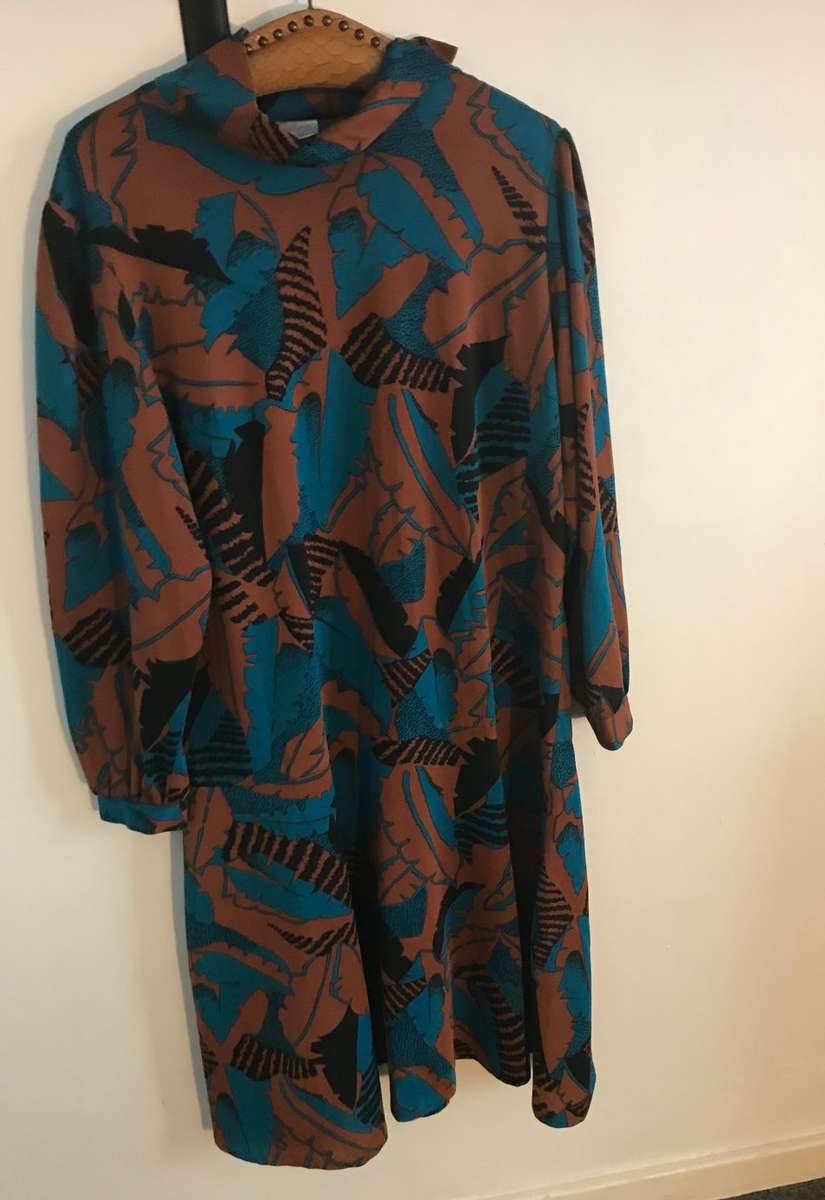 VINTAGE SHELLEY BROWN AND TEAL LEAVE PRINT DRESS - 16
