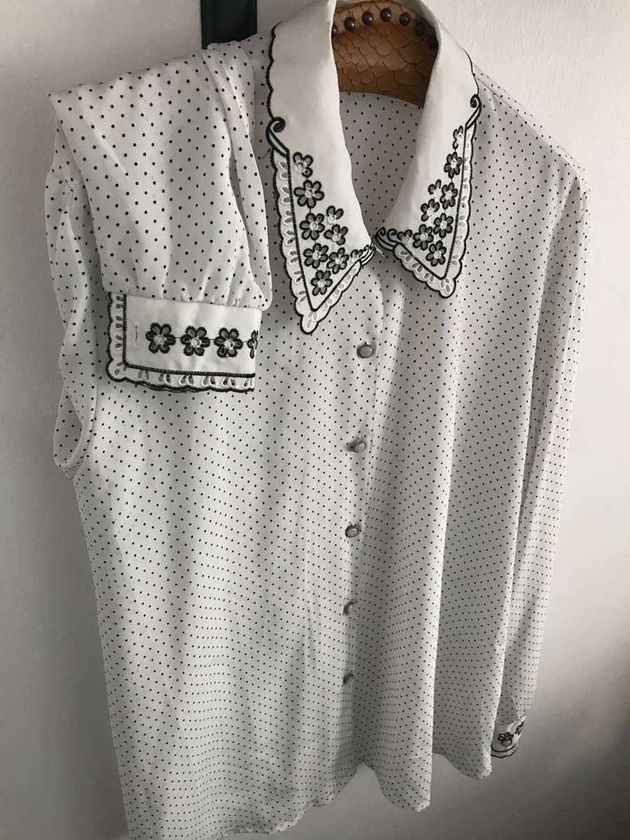 VINTAGE  SHIRT - OFF WHITE WITH POLKA DOT & CUT OUT FLOWER TRIM  COLLAR - 14/16