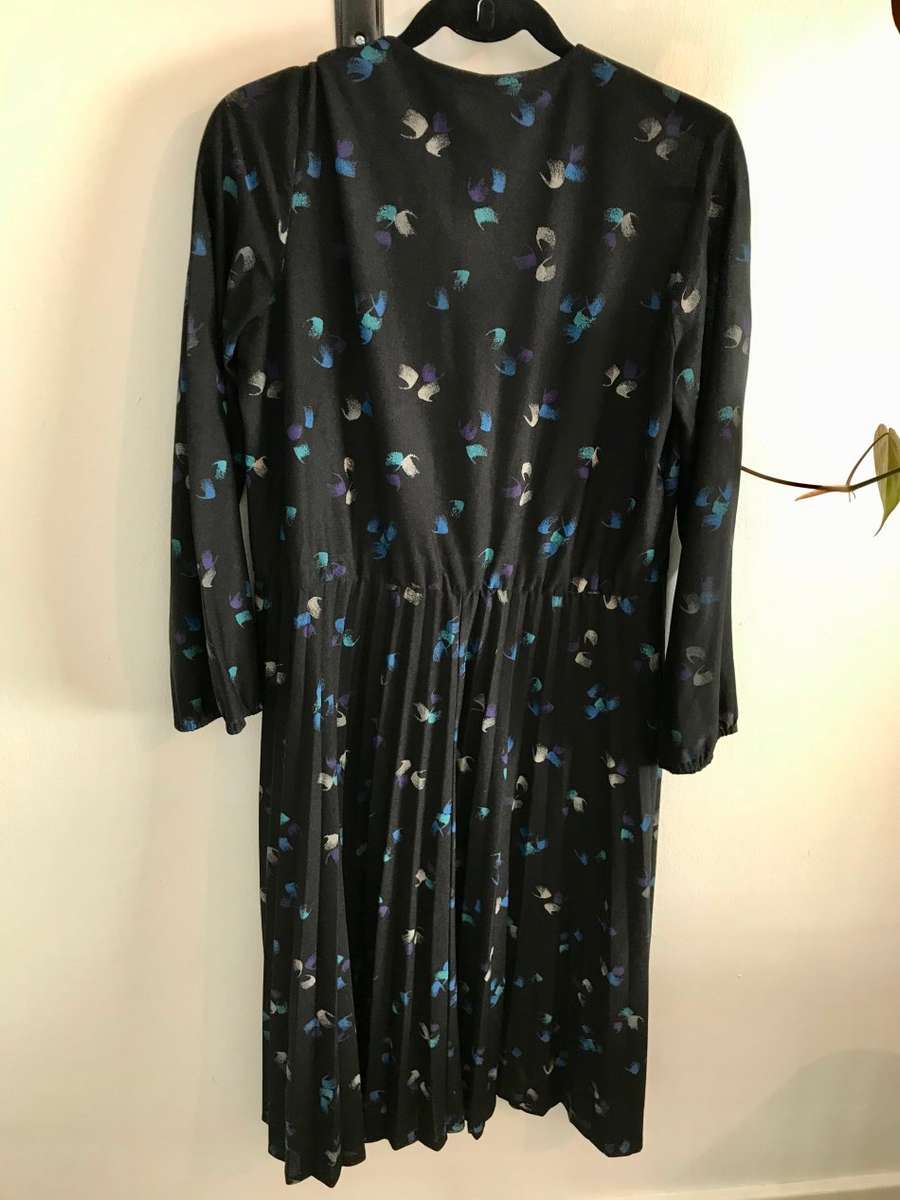 VINTAGE BLACK SOFT PLEATED DRESS SIZE 14