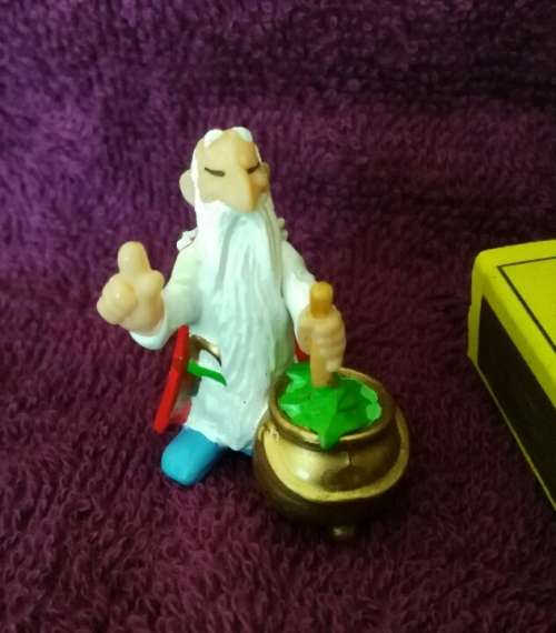 KINDERJOY - ASTERIX - GETAFIX