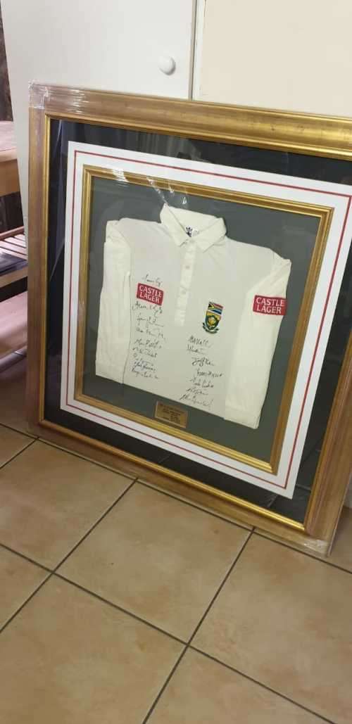 Closing Down Sale !!!! 1998  Sa Cricket test shirt signed by team members including Hansie Cronje.