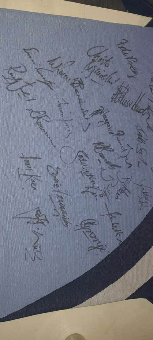 Rare Blue Bulls Super Rugby Jersey signed by 29 legends.