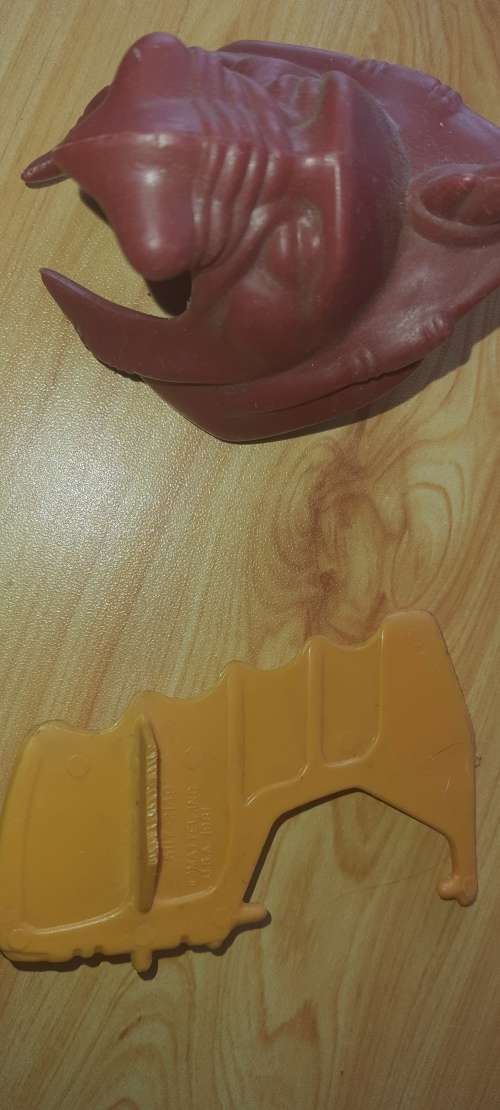 Battle cat and wing raider spares.