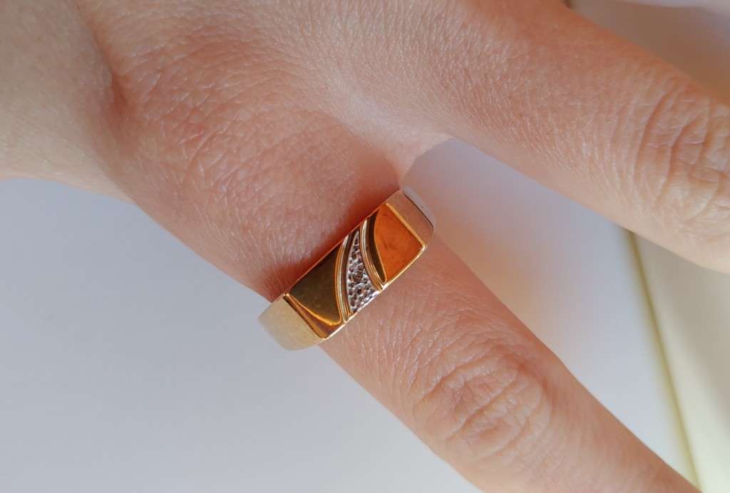 9ct Gold Ring Size U1/2