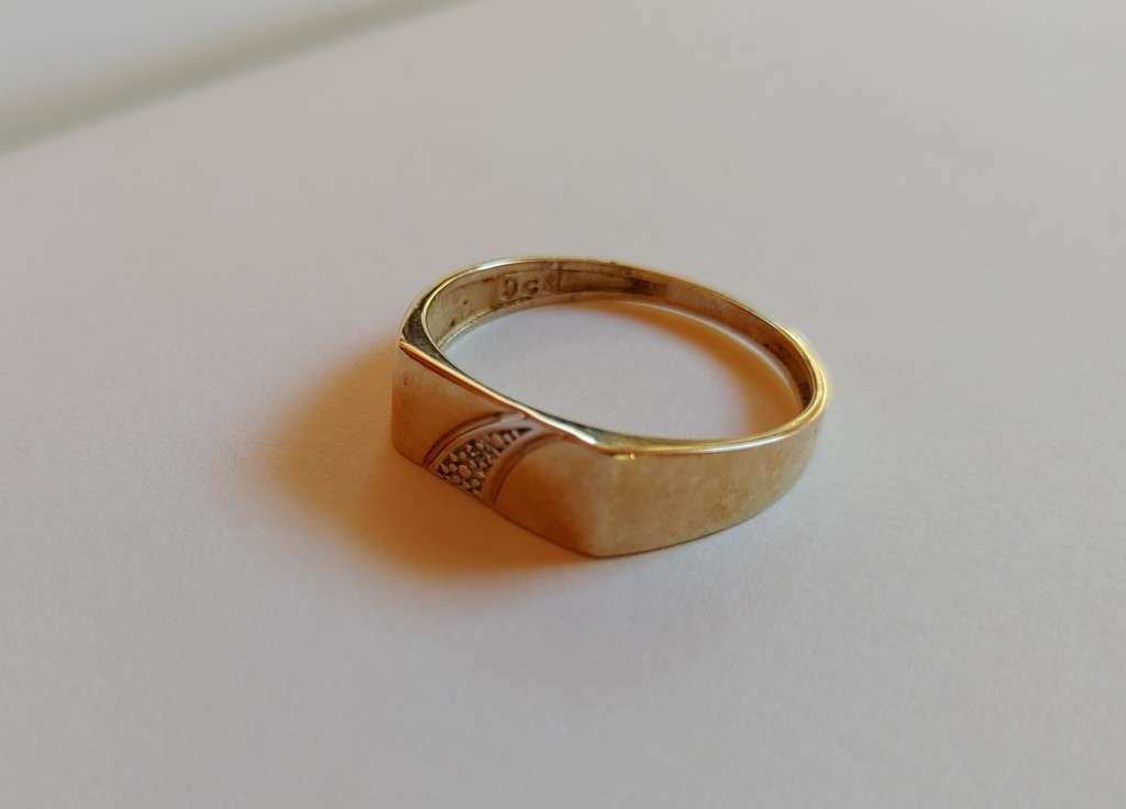 9ct Gold Ring Size U1/2