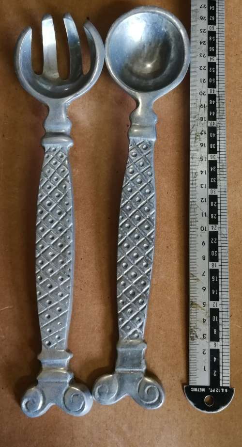 Beautiful Carrol Boyes style Salad serving set