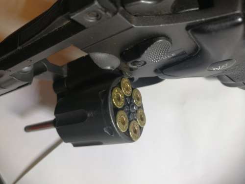 Dan Wesson Fully Metal 8 Inch Revolver (Airsoft) plus fast loader and leather holster