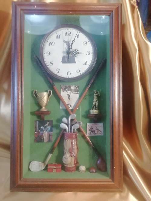 Beautifull framed golf watch display