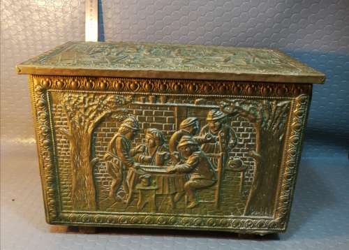 VINTAGE!!! Beautiful Large Hinged Wooden Box with Embossed brass Covering